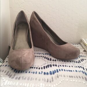 Taupe platform wedges, 11